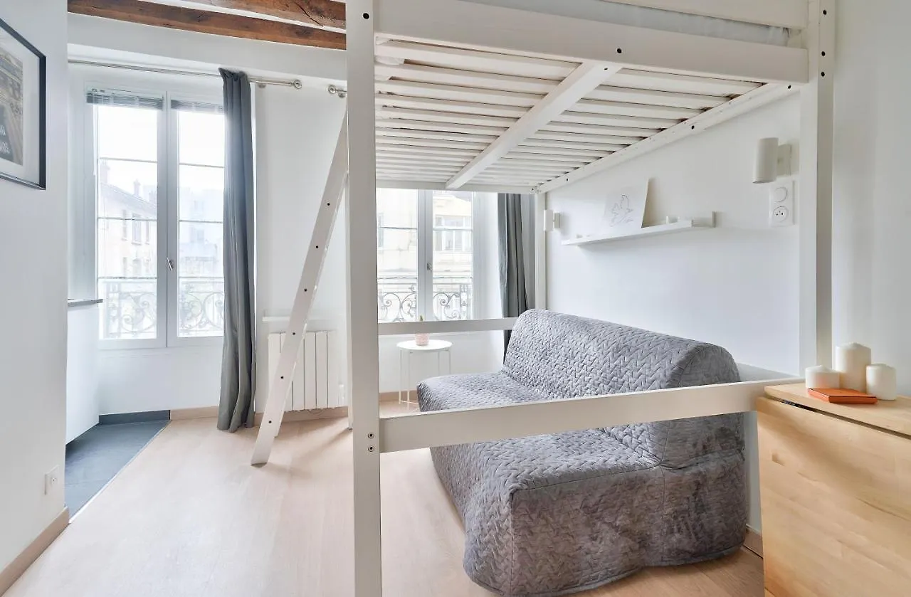 Apartment Pretty Mezzanine In The Heart Of