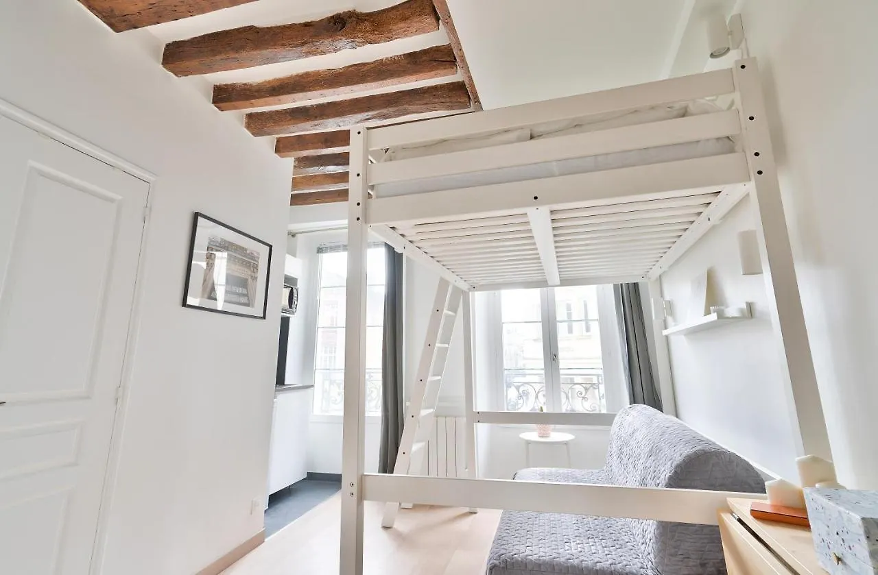 Pretty Mezzanine In The Heart Of 아파트 *