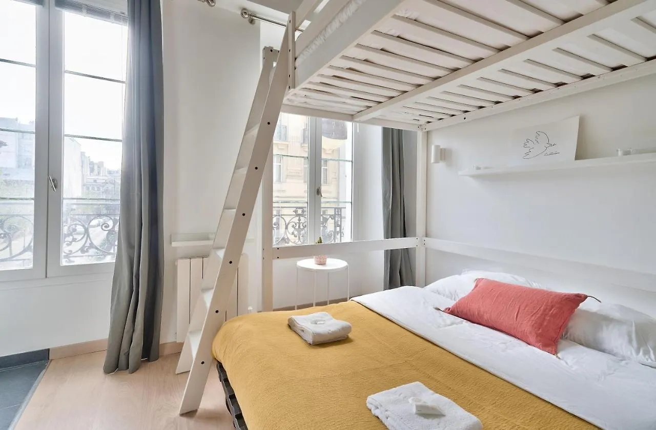 Pretty Mezzanine In The Heart Of *